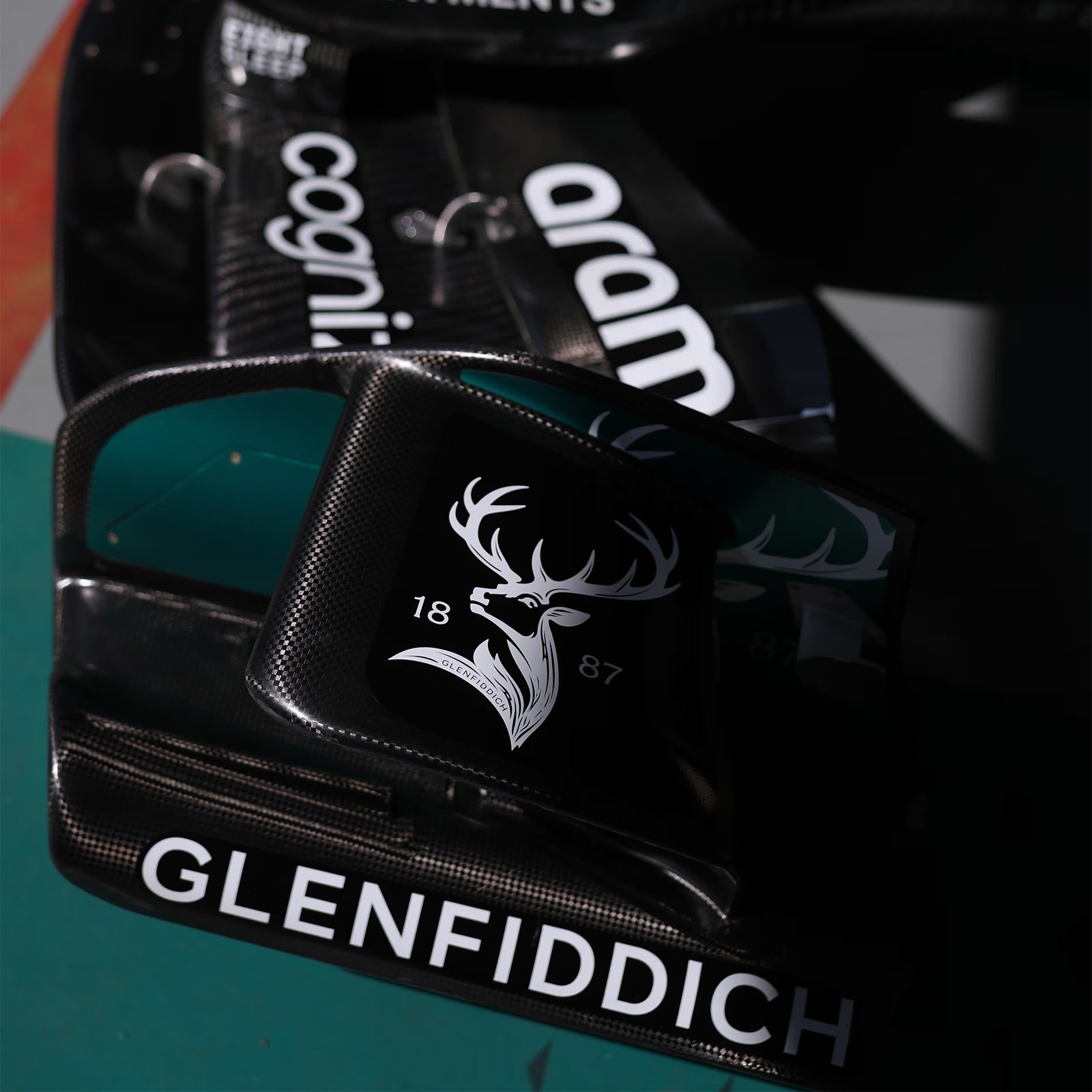 Glenfiddich 19 Year Old Aston Martin Aramco Formula One Team Limited Edition 700ml